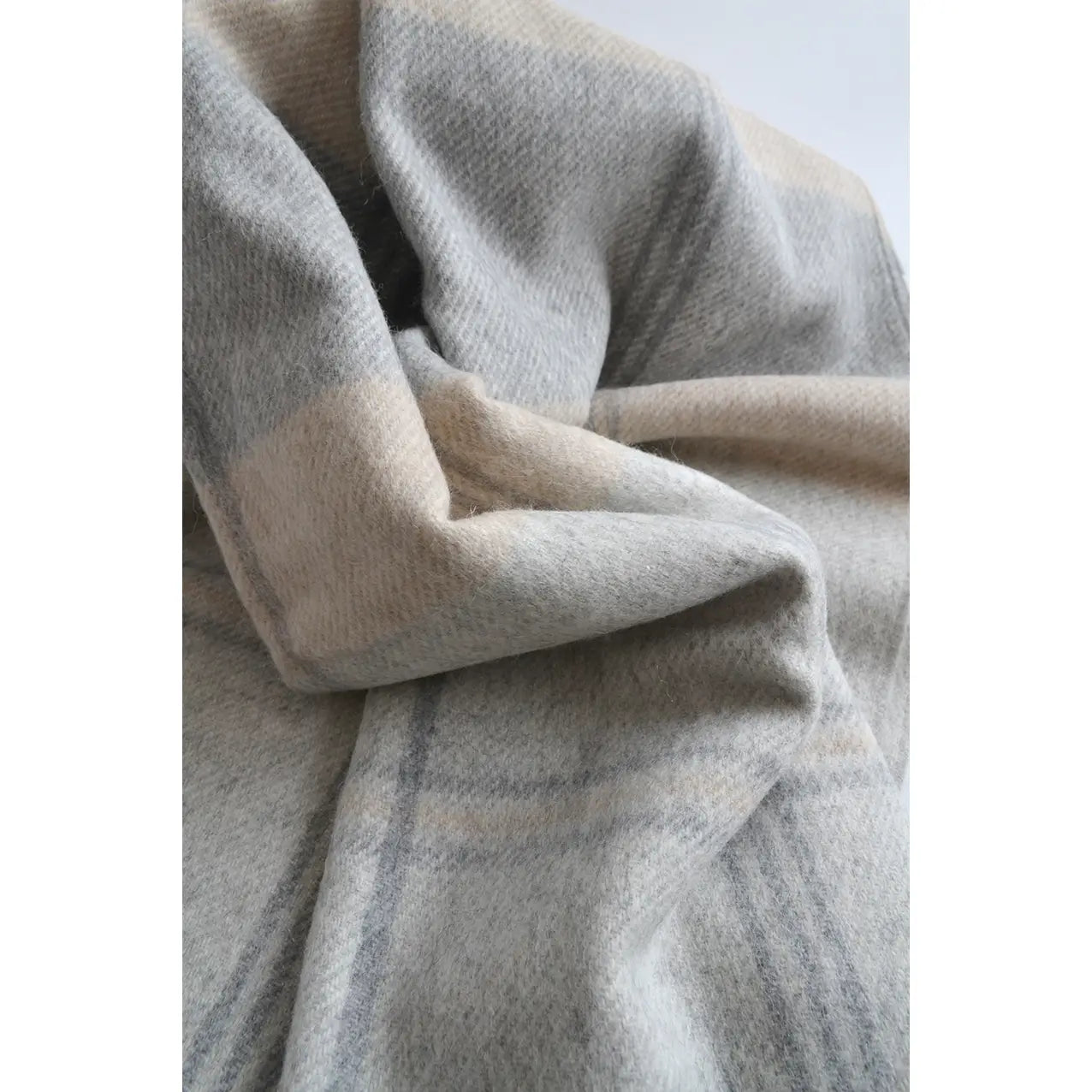 Glengarry Plaid Throw (L/D grey + tan)