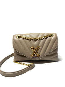 New wave chain clearance tote