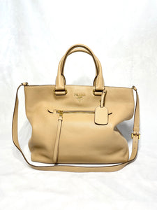 Prada vitello 2025 daino bucket bag