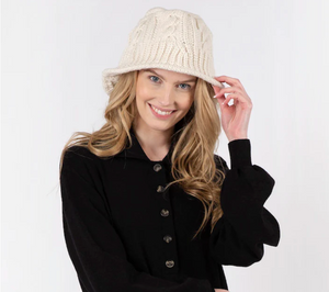 Cable Knit Bucket Hat (cream)