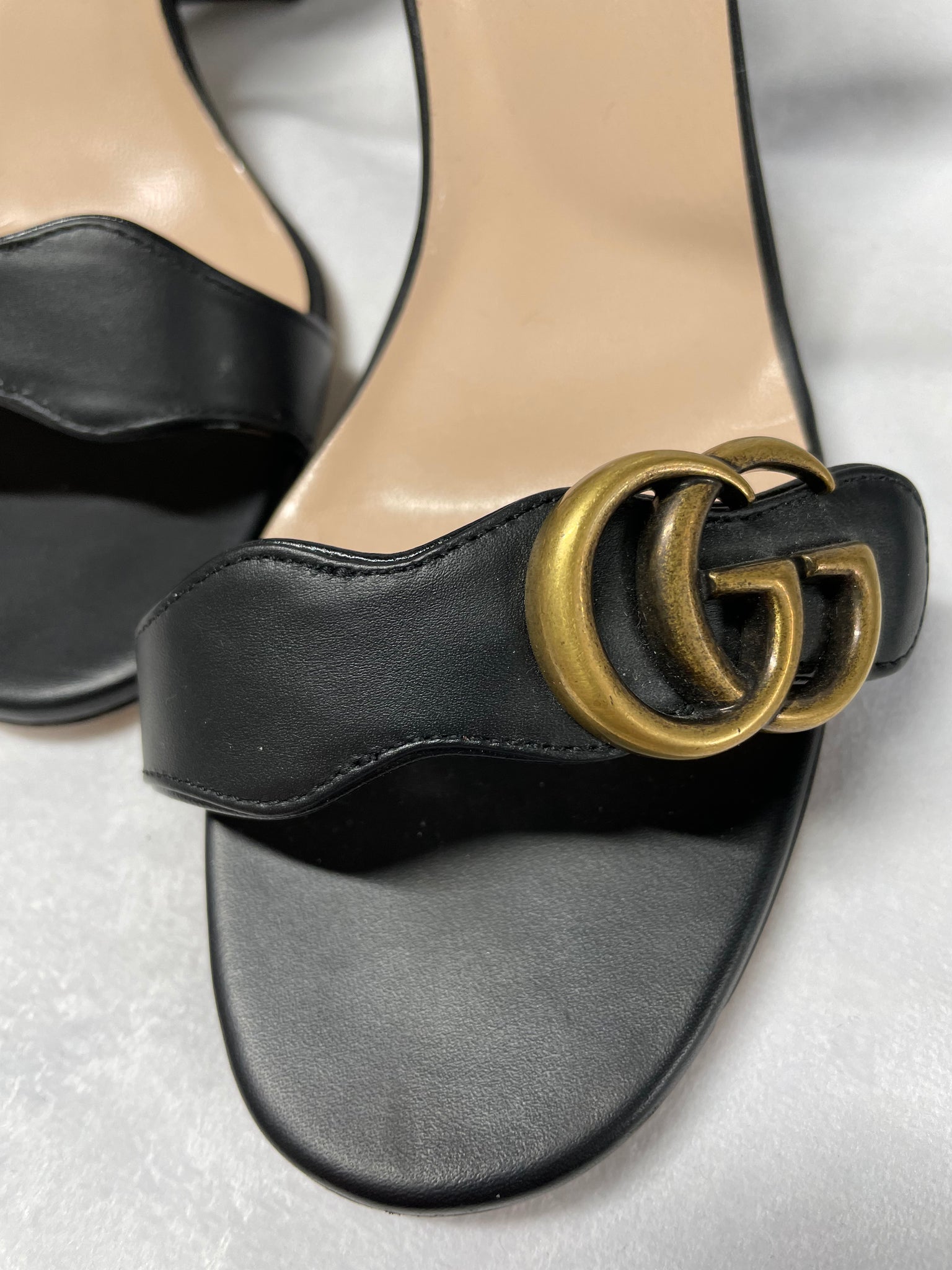 Gucci marmont sales sandal black