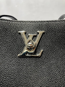 Louis Vuitton - Lock Me MM Leather Noir