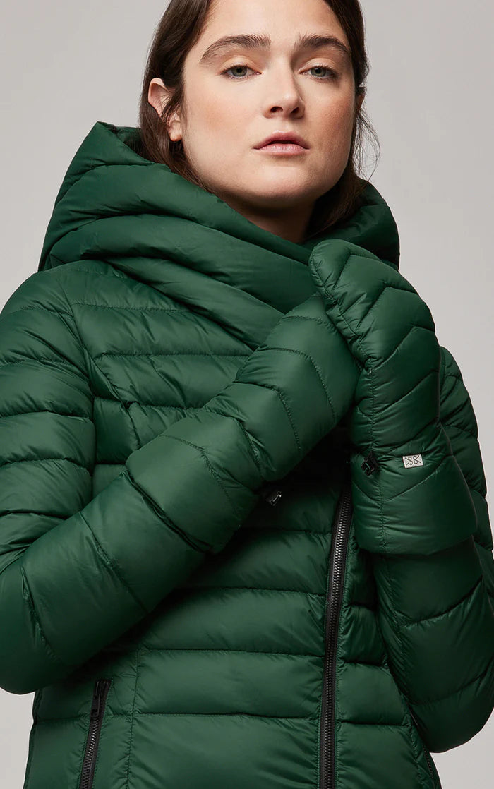 UNIKONCEPT Lifestyle Boutique and Lounge; Soia and Kyo Julia Gloves in Juniper on a model